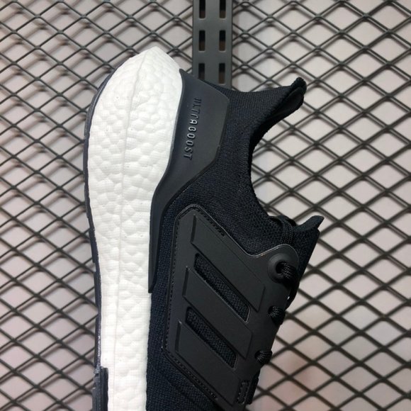 Adidas Ultra Boost 22 main image 5